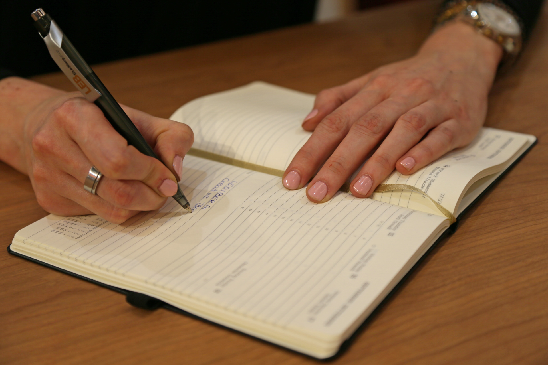 Besser lernen dank Handschrift ©stapag Ein händischer Kalendereintrag - Besser lernen dank Handschrift