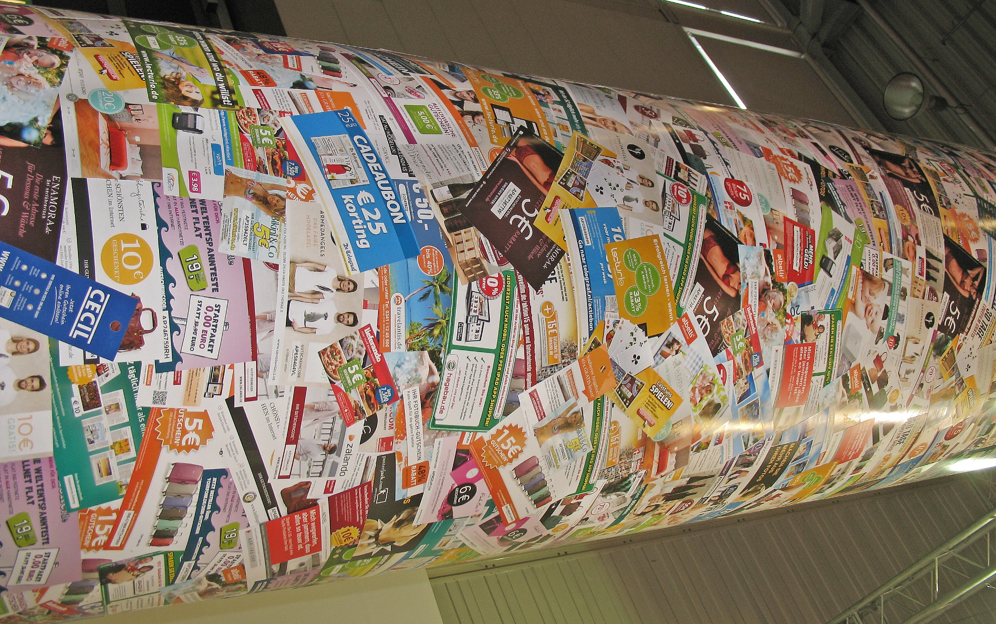 Multisensorische Mailings berühren © stapag Olfaktorische Werbekalender emotionalisieren die Empfänger; Bestens als Multisensorisches Mailing geeignet