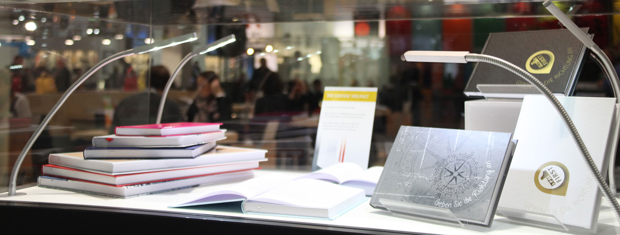 Entscheidend: die Wahl der Papiersorte (Quelle: stapag) Jede Berührung weckt haptische Codes.