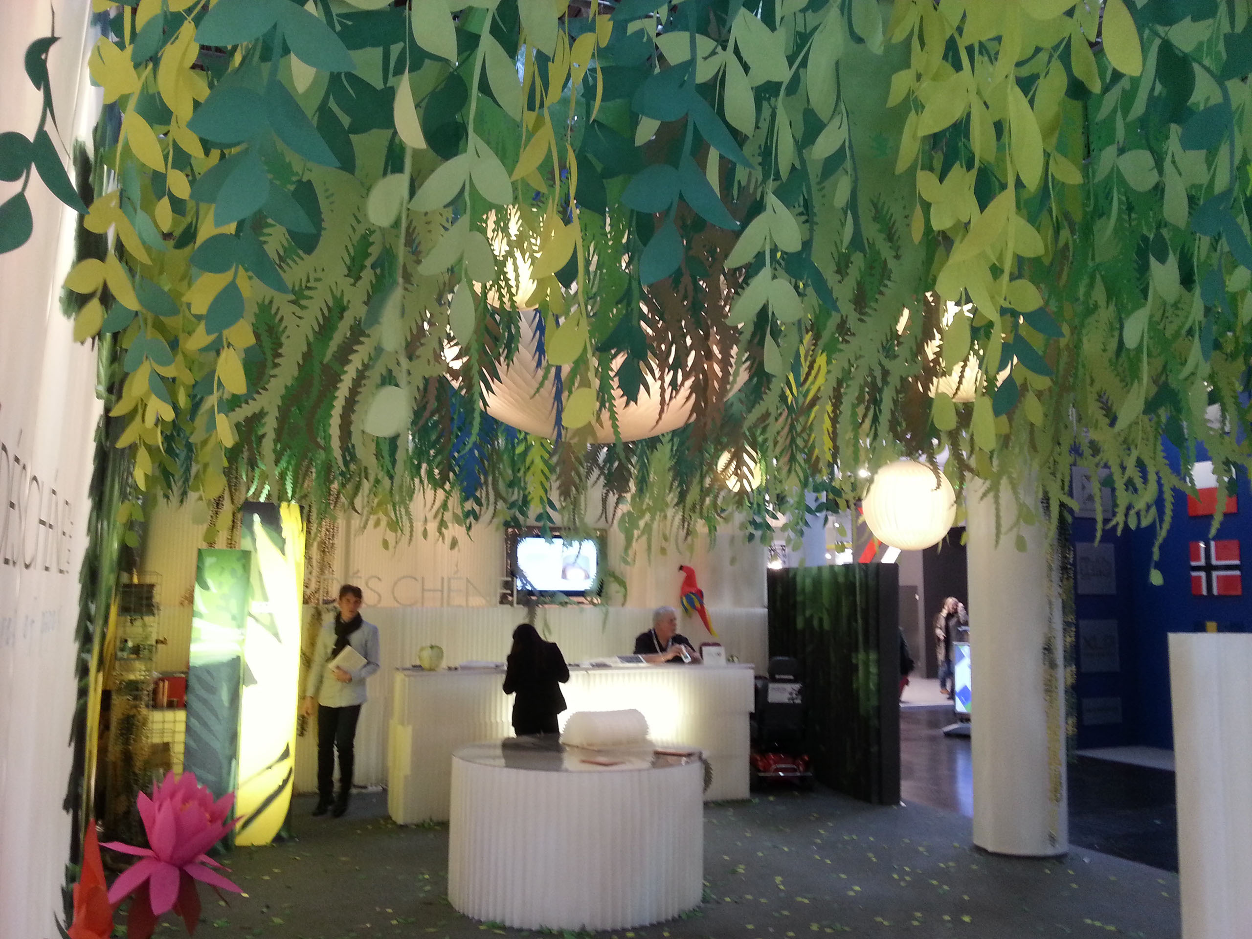 Papierherstellung aus Holz - Ein Rohstoff für kommende Generationen