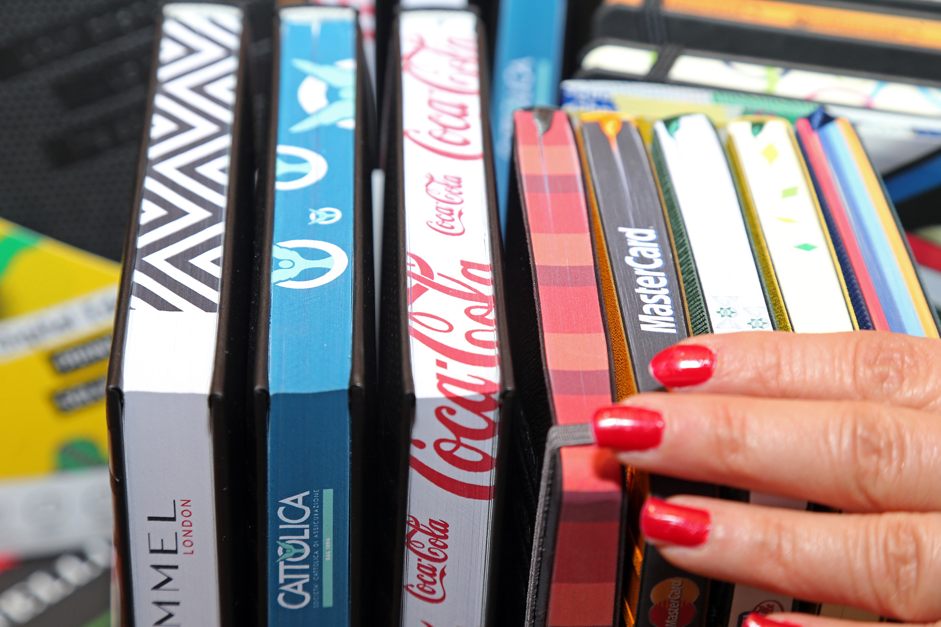 Angesagte Print-Werbemedien für Millennials ©stapag Individualisierte Notizbücher als Werbeträger