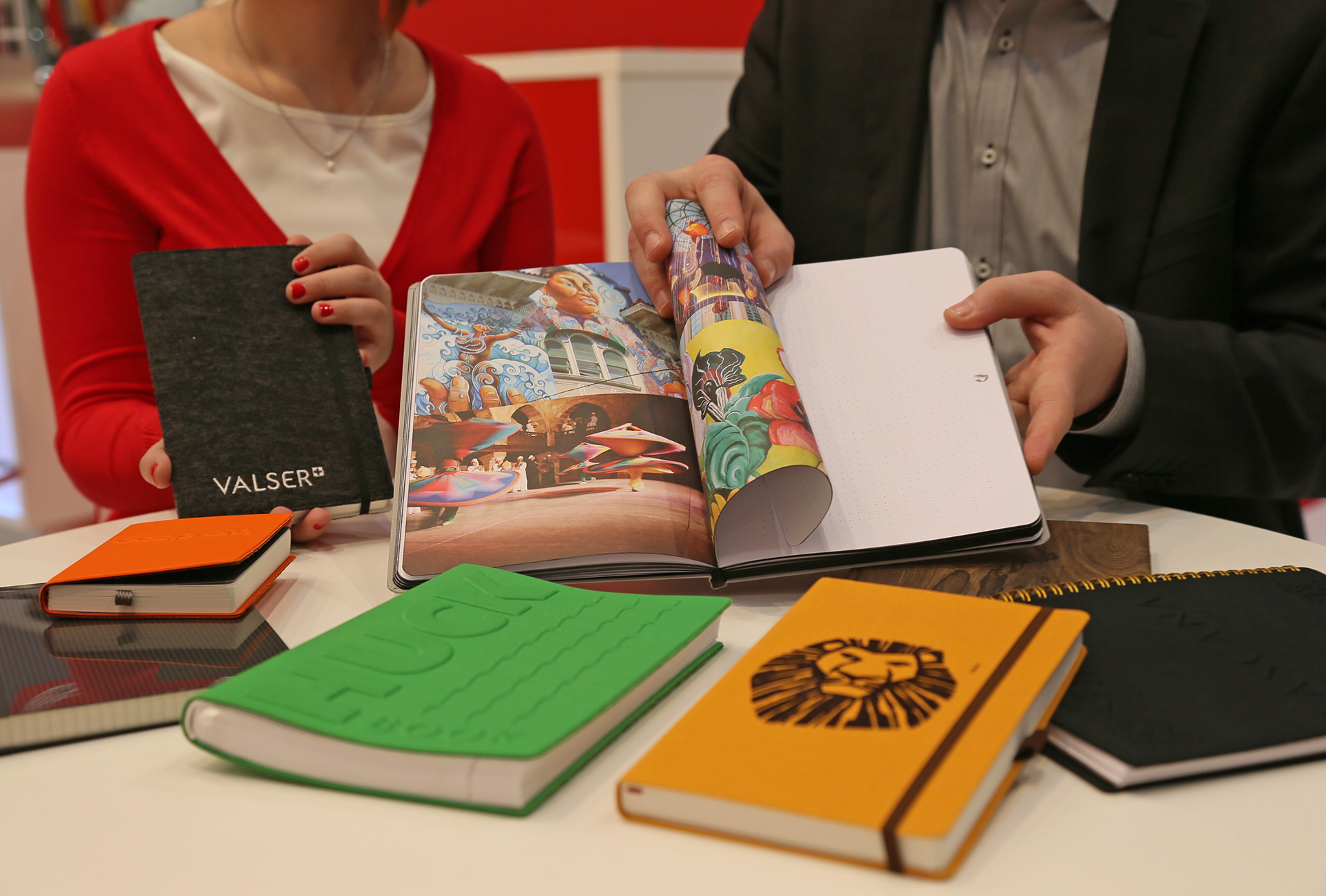 Individualisierte Notizbücher mit Illustrationen