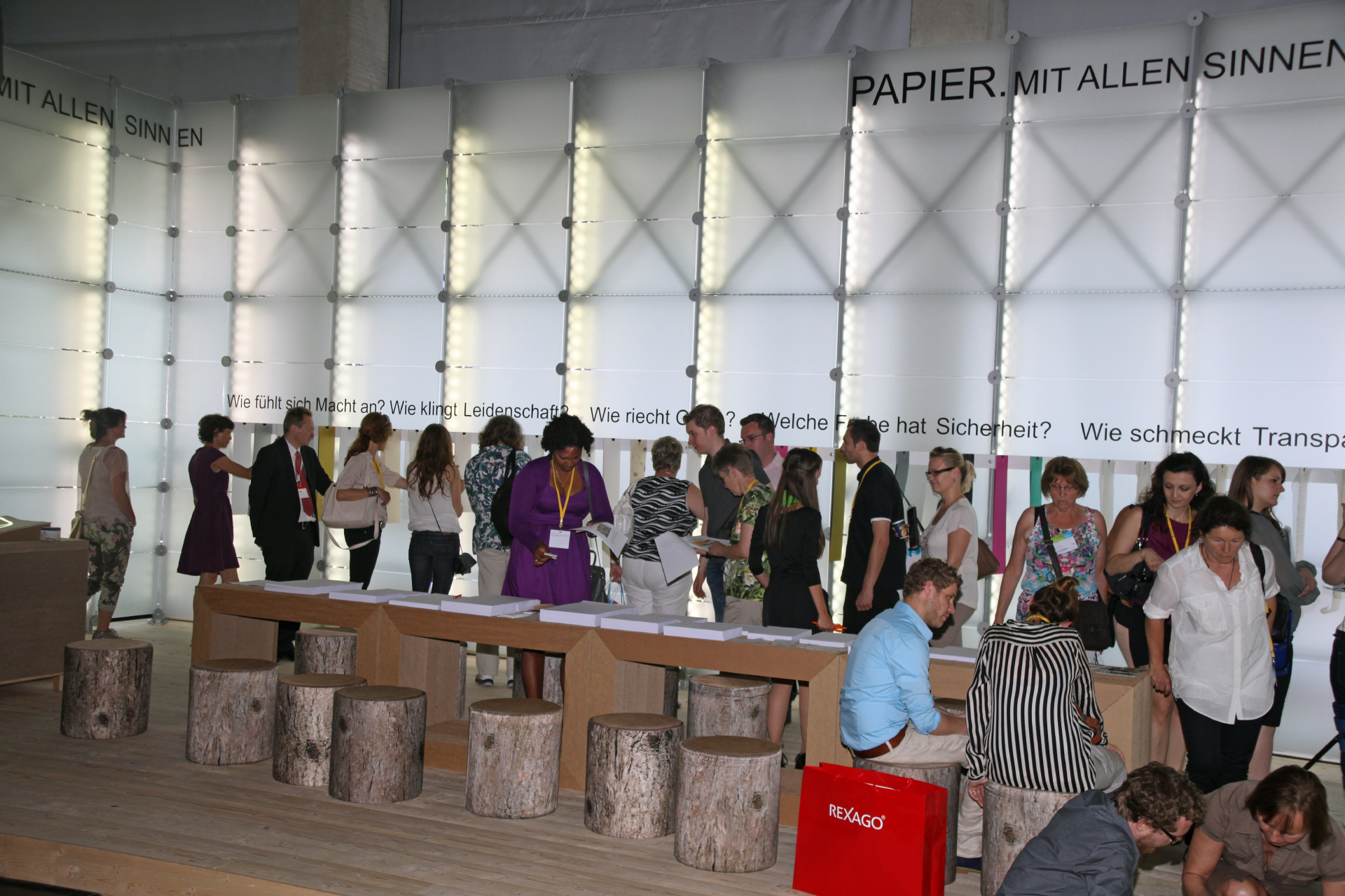 Papier als Revolution © stapag Papier als Revolution
