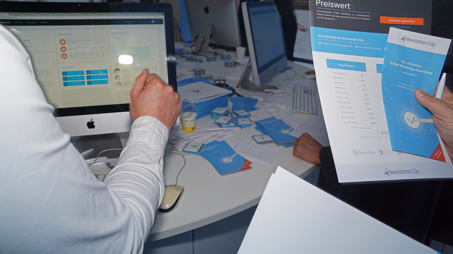 Tablets im Büroeinsatz, Papierlos möchten Deutschlands Unternehmen nicht.