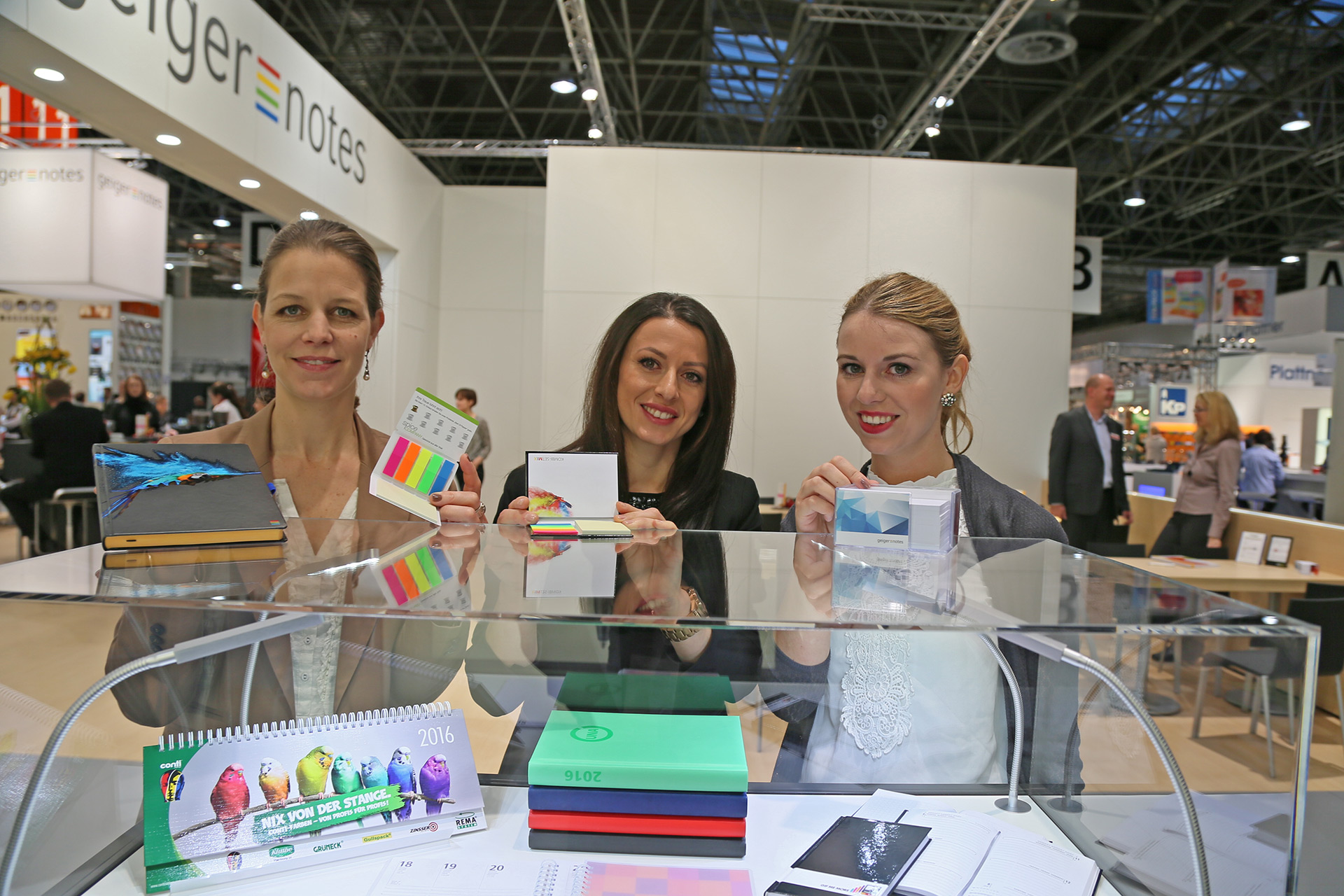 Individualisierte Werbeartikel ©Lediberg cyberwear Gebrandete Notizbücher:Nutzwert statt Werbung.